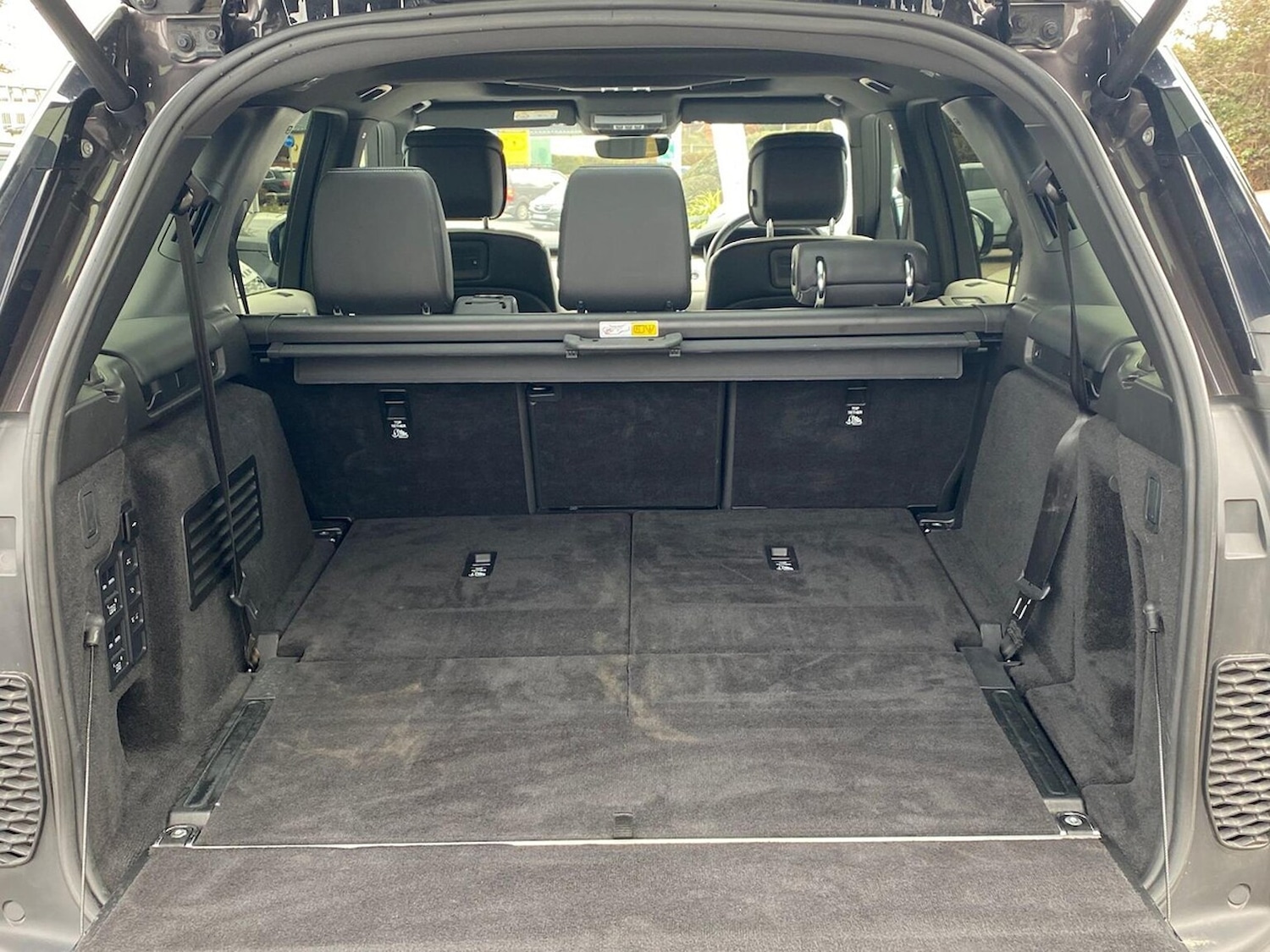 Used Land Rover Discovery 2022 for sale - 77946126: Photo 10