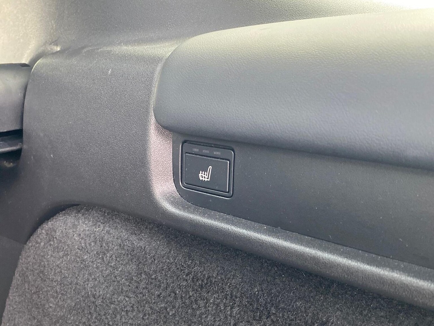 Used Land Rover Discovery 2022 for sale - 77946126: Photo 29