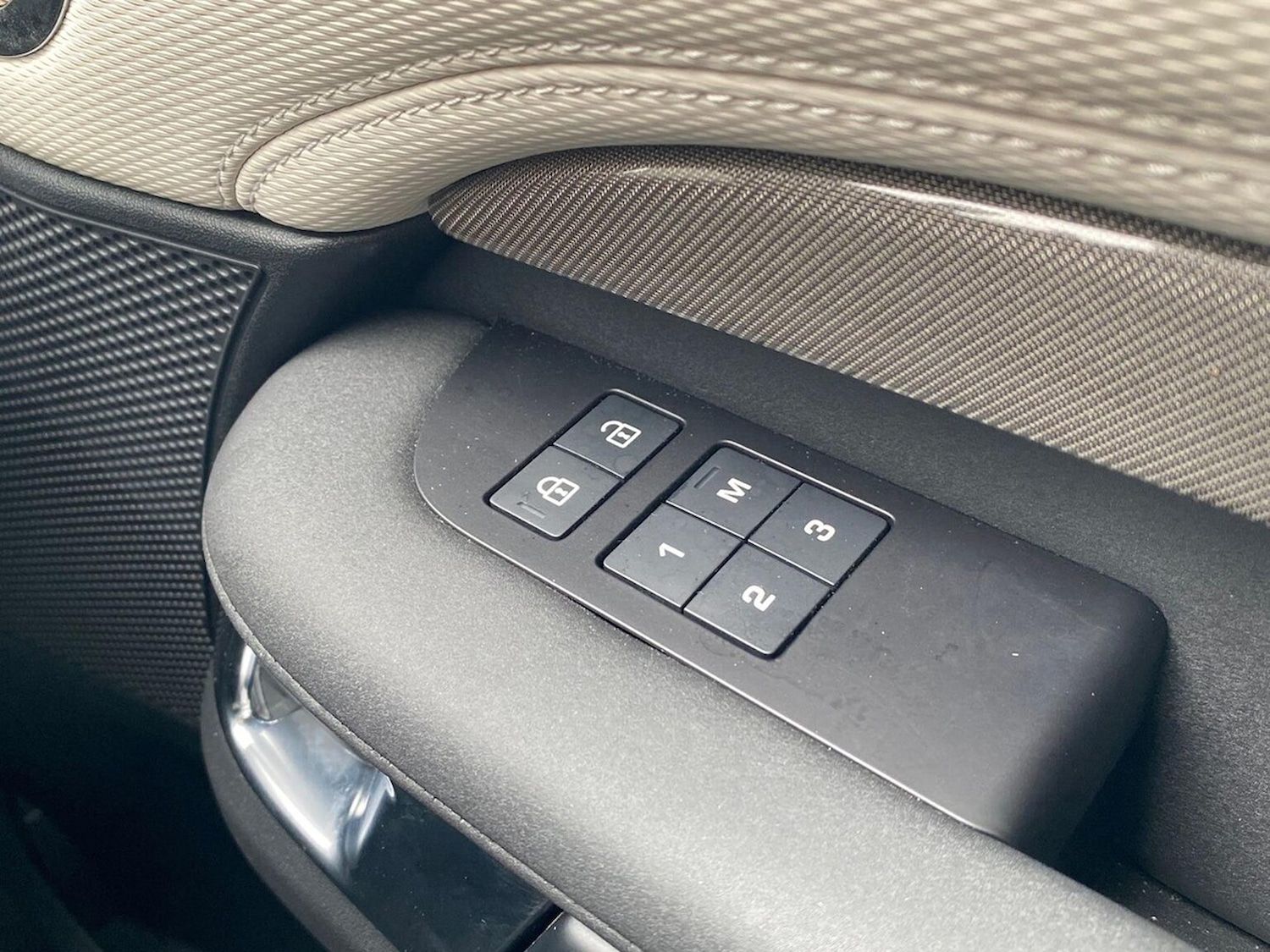 Used Land Rover Discovery 2022 for sale - 77946126: Photo 38