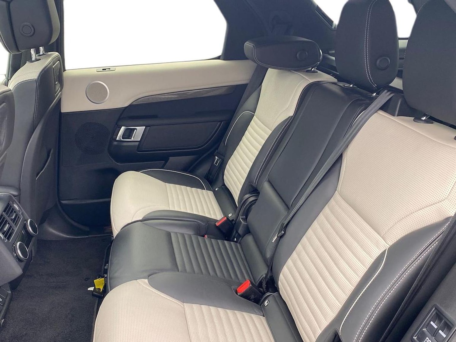 Used Land Rover Discovery 2022 for sale - 77946126: Photo 4