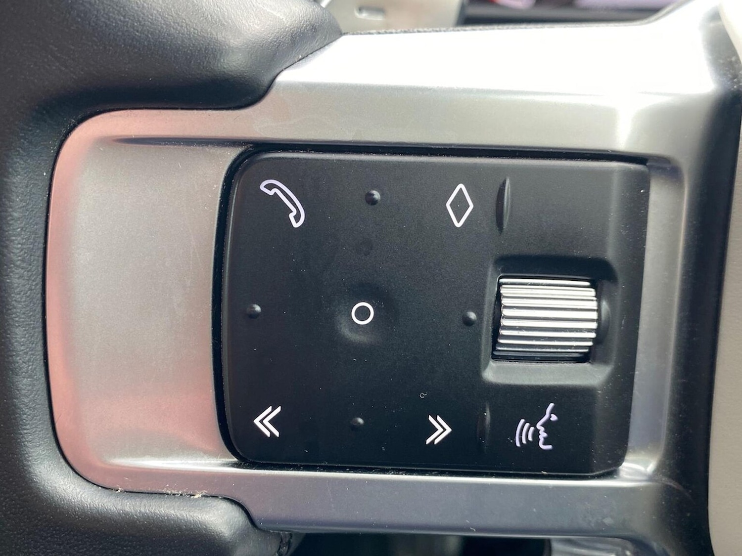 Used Land Rover Discovery 2022 for sale - 77946126: Photo 41