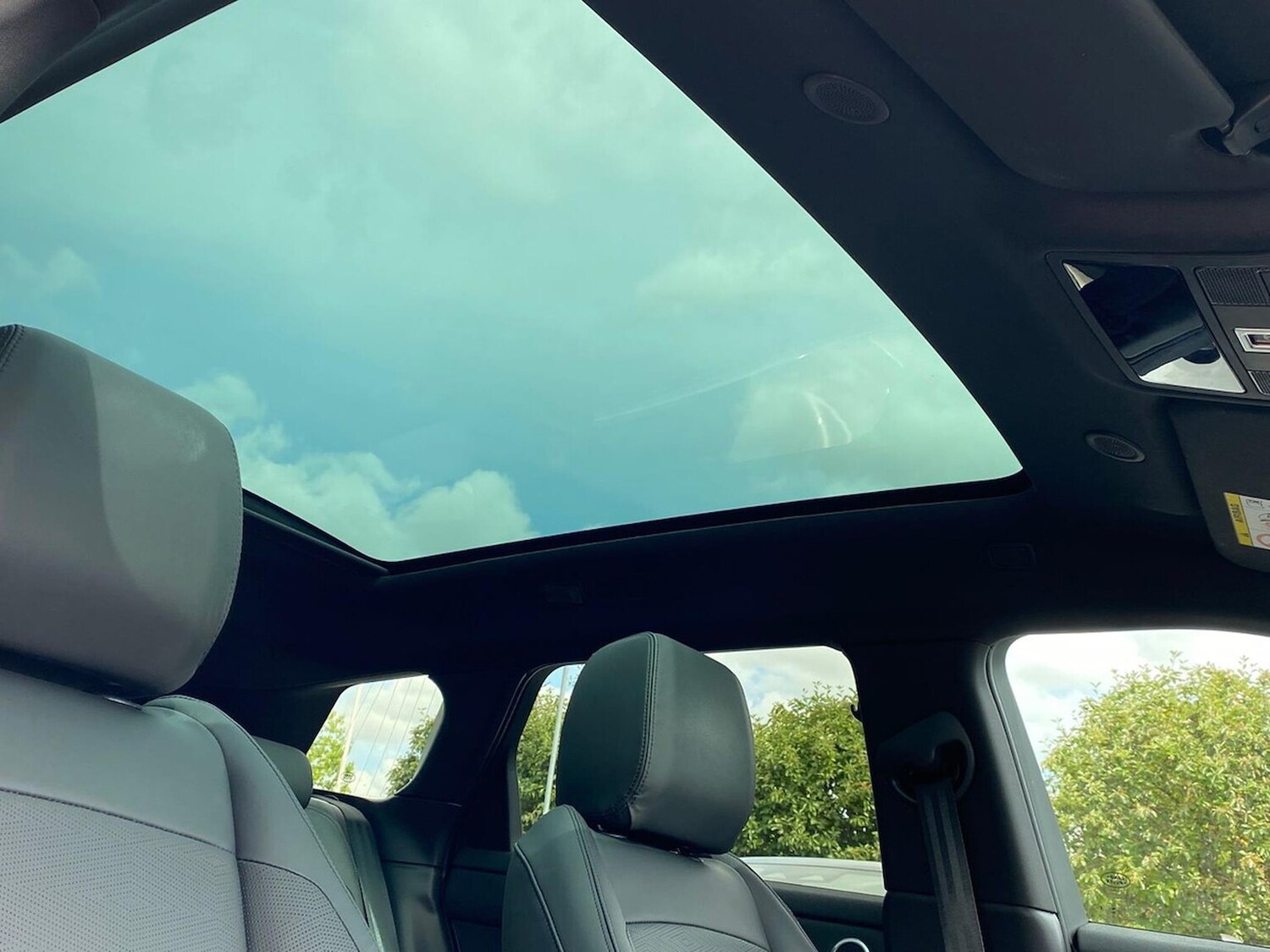 Used Land Rover Range Rover Evoque 2025 for sale - 76114310: Photo 21