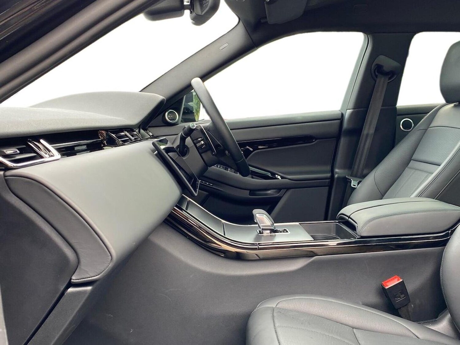 Used Land Rover Range Rover Evoque 2025 for sale - 76114310: Photo 3