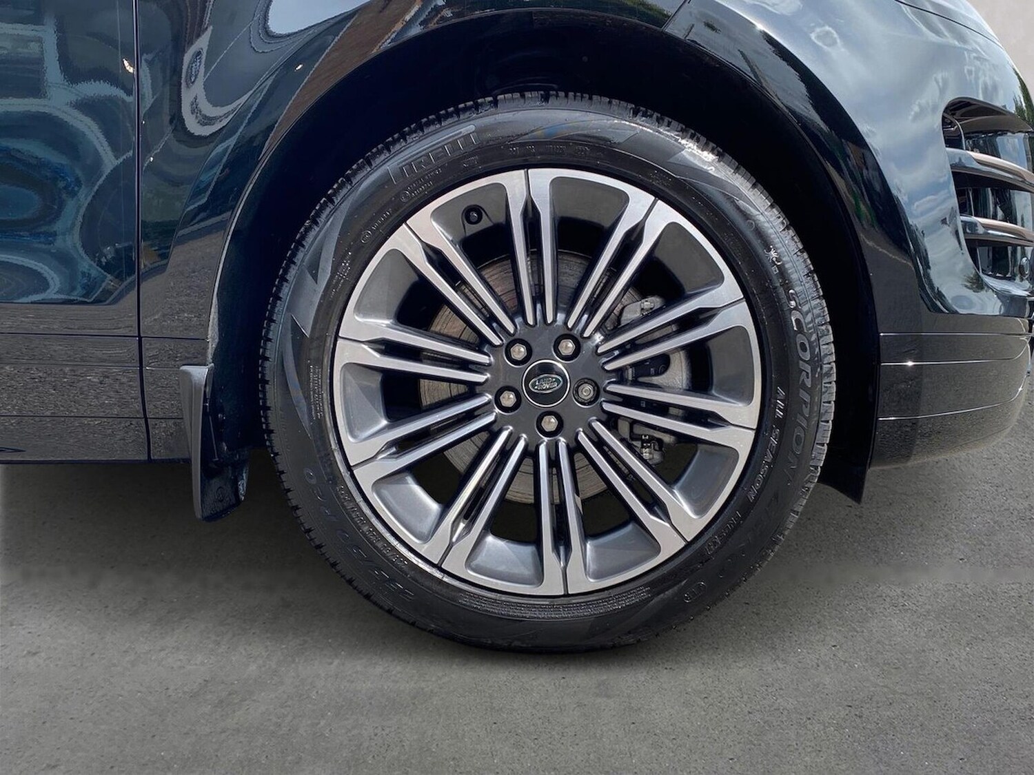 Used Land Rover Range Rover Evoque 2025 for sale - 76114310: Photo 8