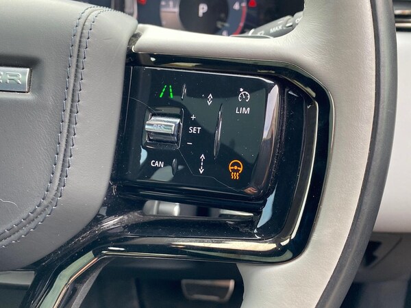 Used Land Rover Range Rover Velar 2024 for sale - 76340559: Photo 31