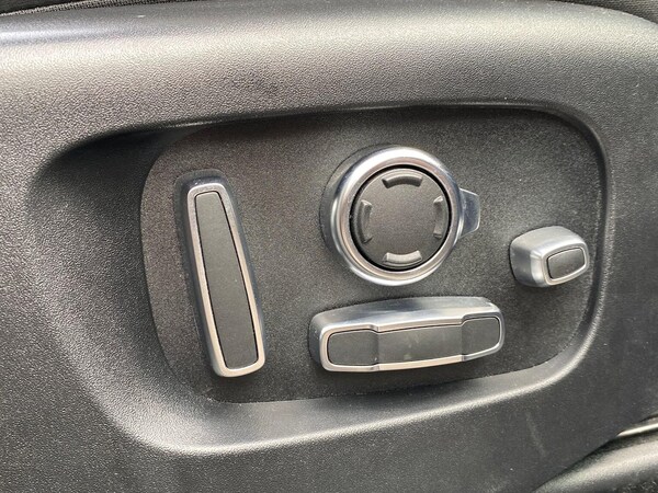 Used Land Rover Range Rover Velar 2024 for sale - 76340559: Photo 39