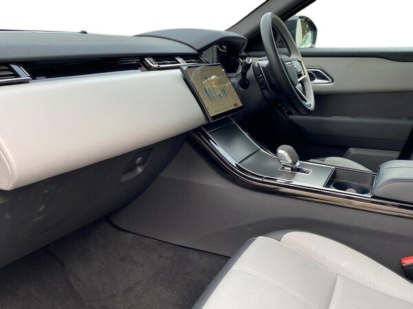 Used Land Rover Range Rover Velar 2024 for sale - 76340559: Photo 3