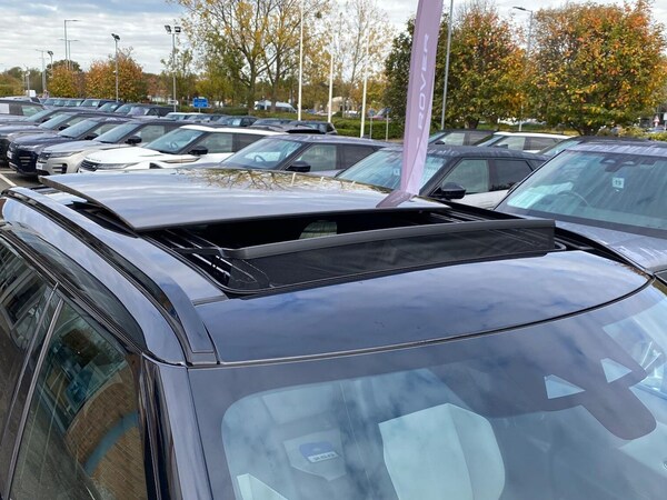 Used Land Rover Range Rover Velar 2024 for sale - 76340559: Photo 41