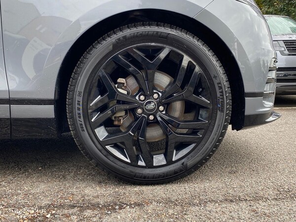 Used Land Rover Range Rover Velar 2024 for sale - 76340559: Photo 8