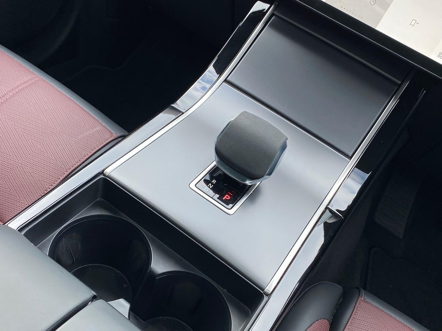 Used Land Rover Range Rover Velar 2024 for sale - 76439785: Photo 13