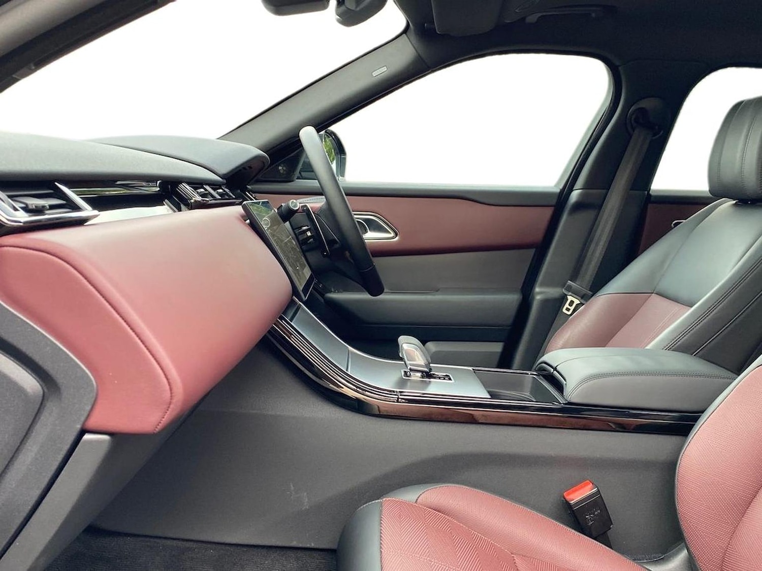 Used Land Rover Range Rover Velar 2024 for sale - 76439785: Photo 3