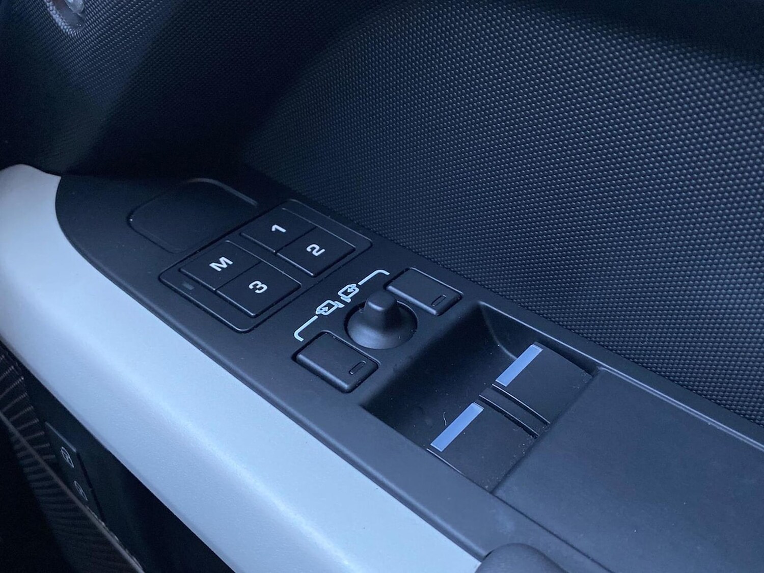 Used Land Rover Defender 2024 for sale - 78176491: Photo 27