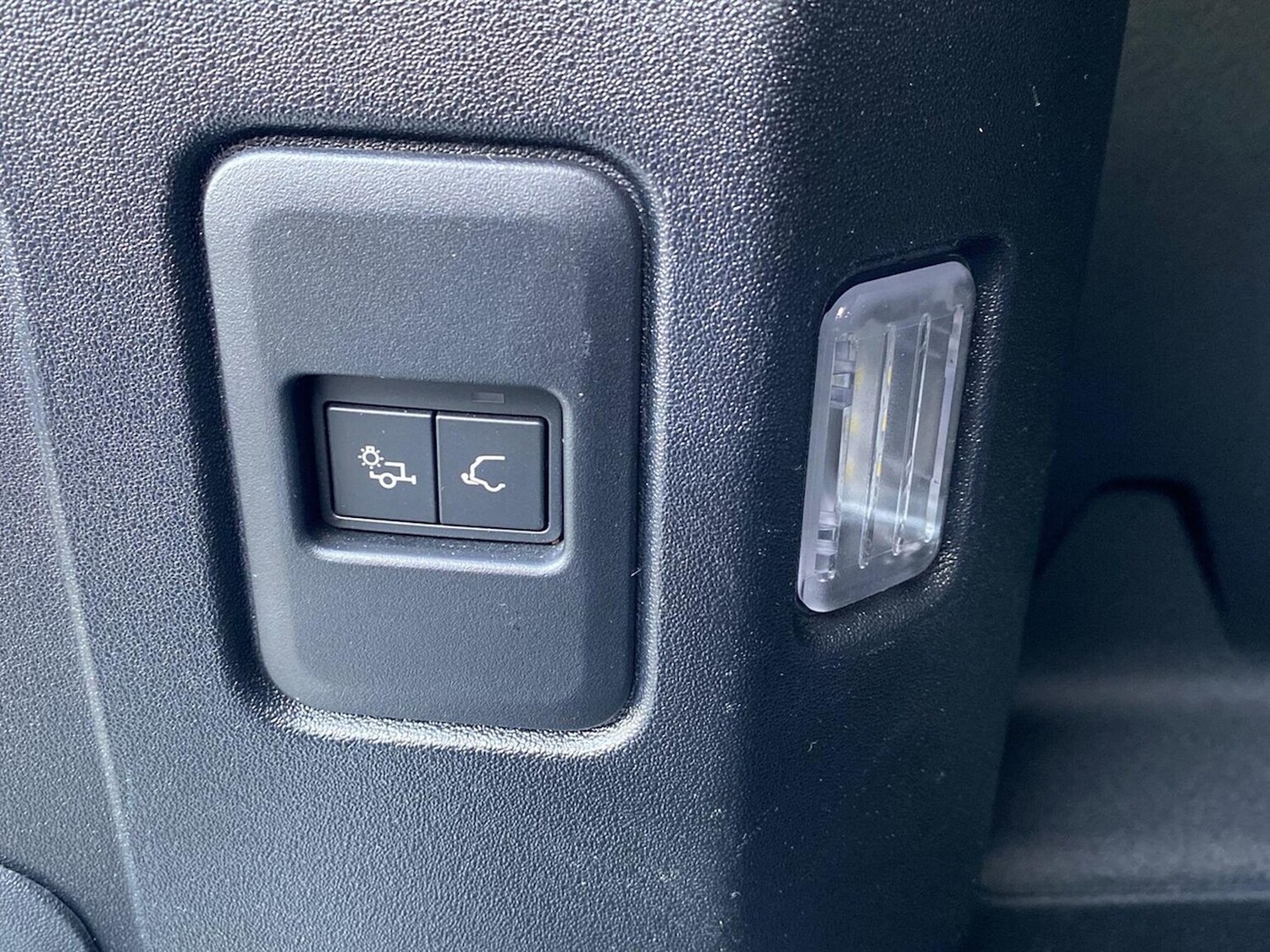 Used Land Rover Defender 2024 for sale - 78176491: Photo 29