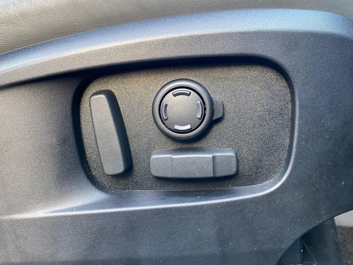 Used Land Rover Defender 2024 for sale - 78176491: Photo 46