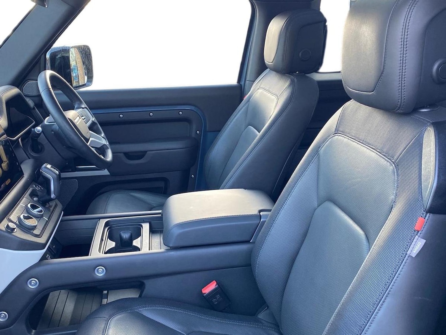 Used Land Rover Defender 2024 for sale - 78176491: Photo 5