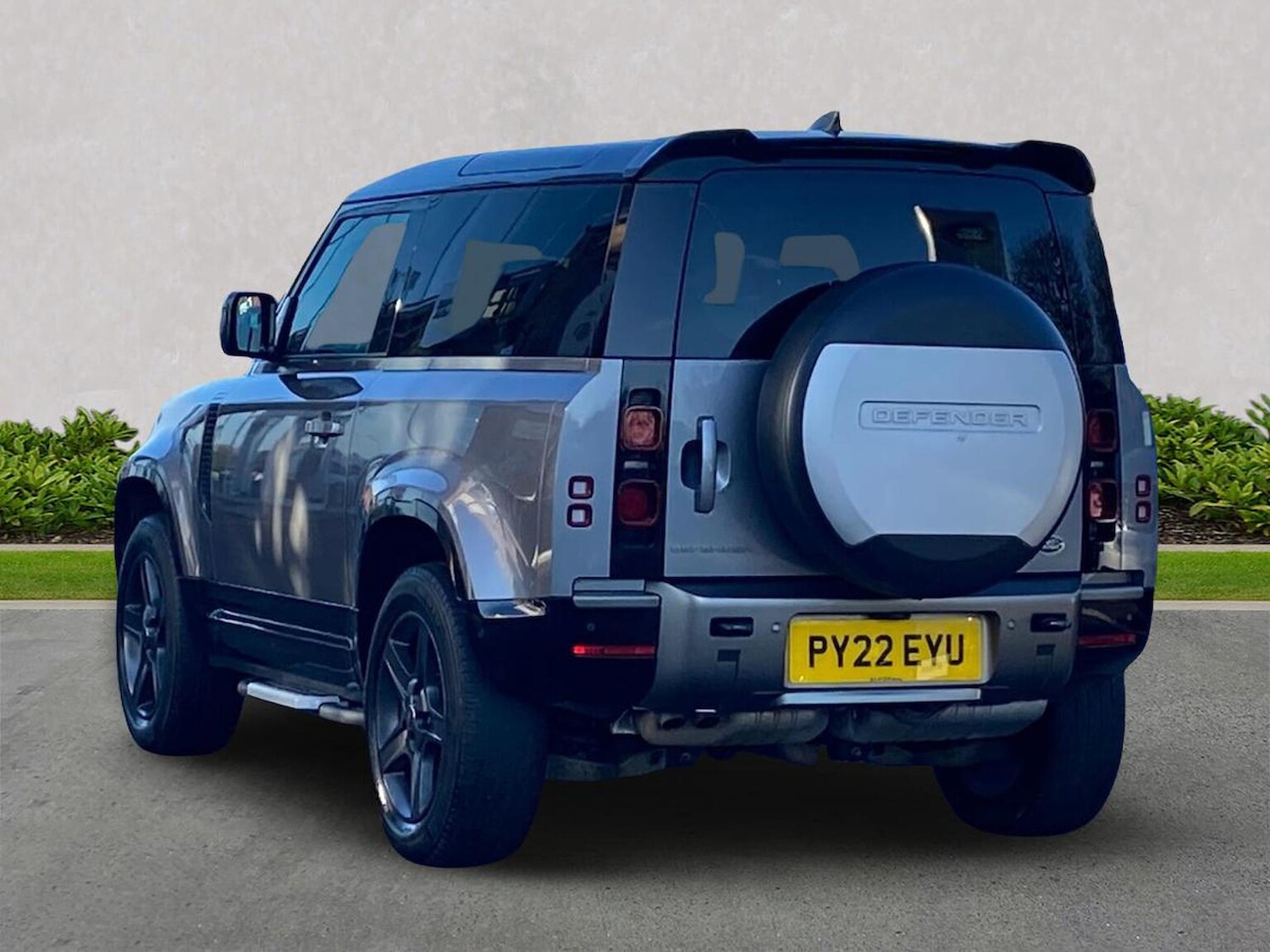 Used Land Rover Defender 2022 for sale - 76911267: Photo 2
