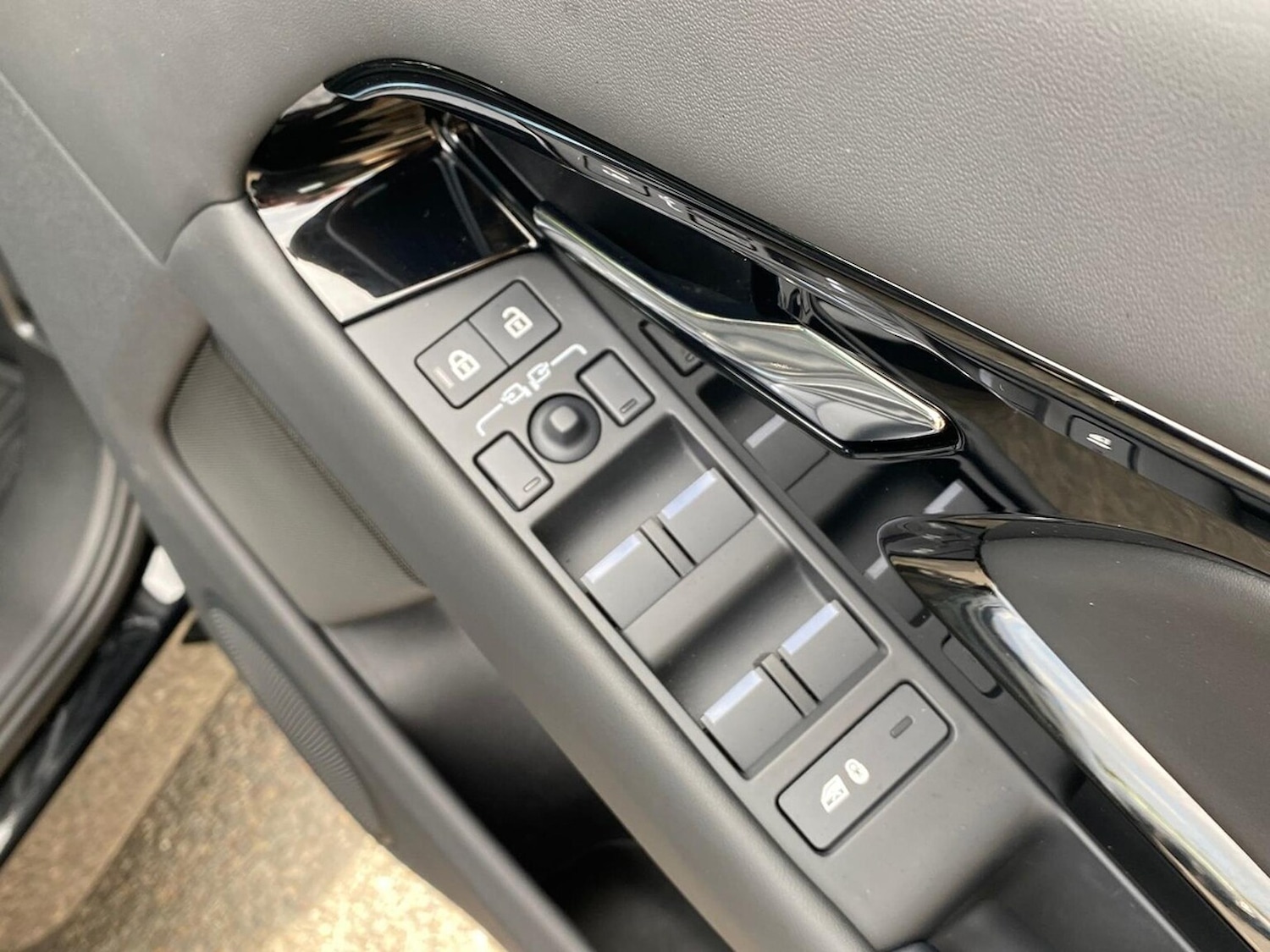 Used Land Rover Range Rover Evoque 2025 for sale - 77681885: Photo 25