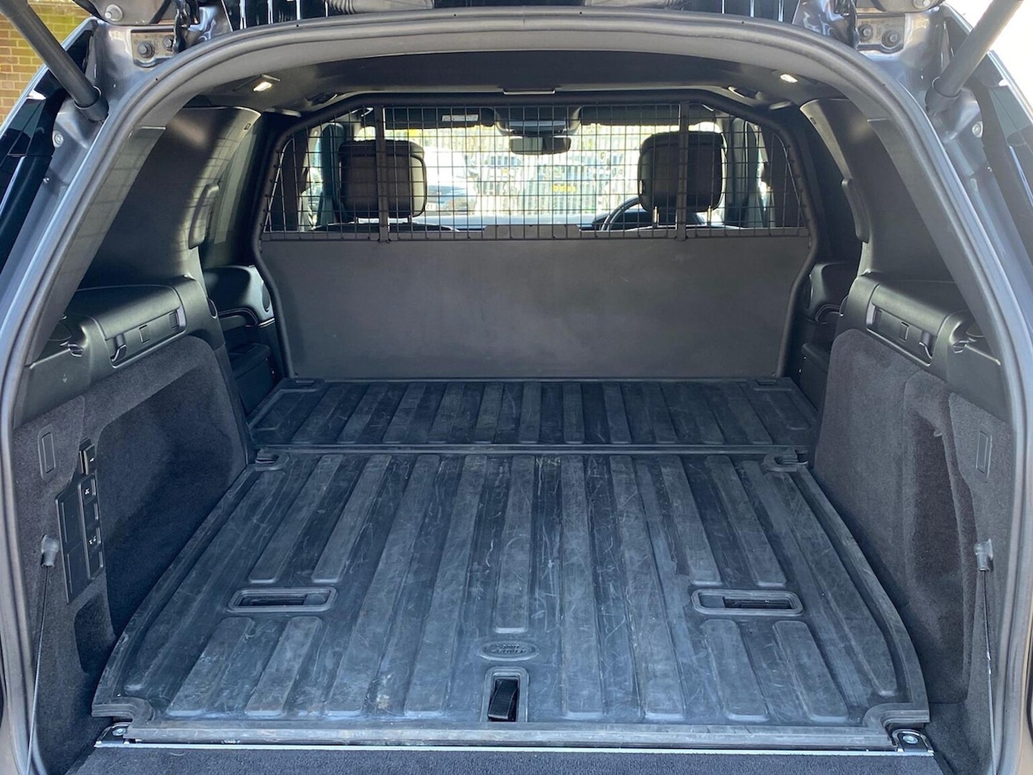 Used Land Rover Discovery 2023 for sale - 78210210: Photo 12