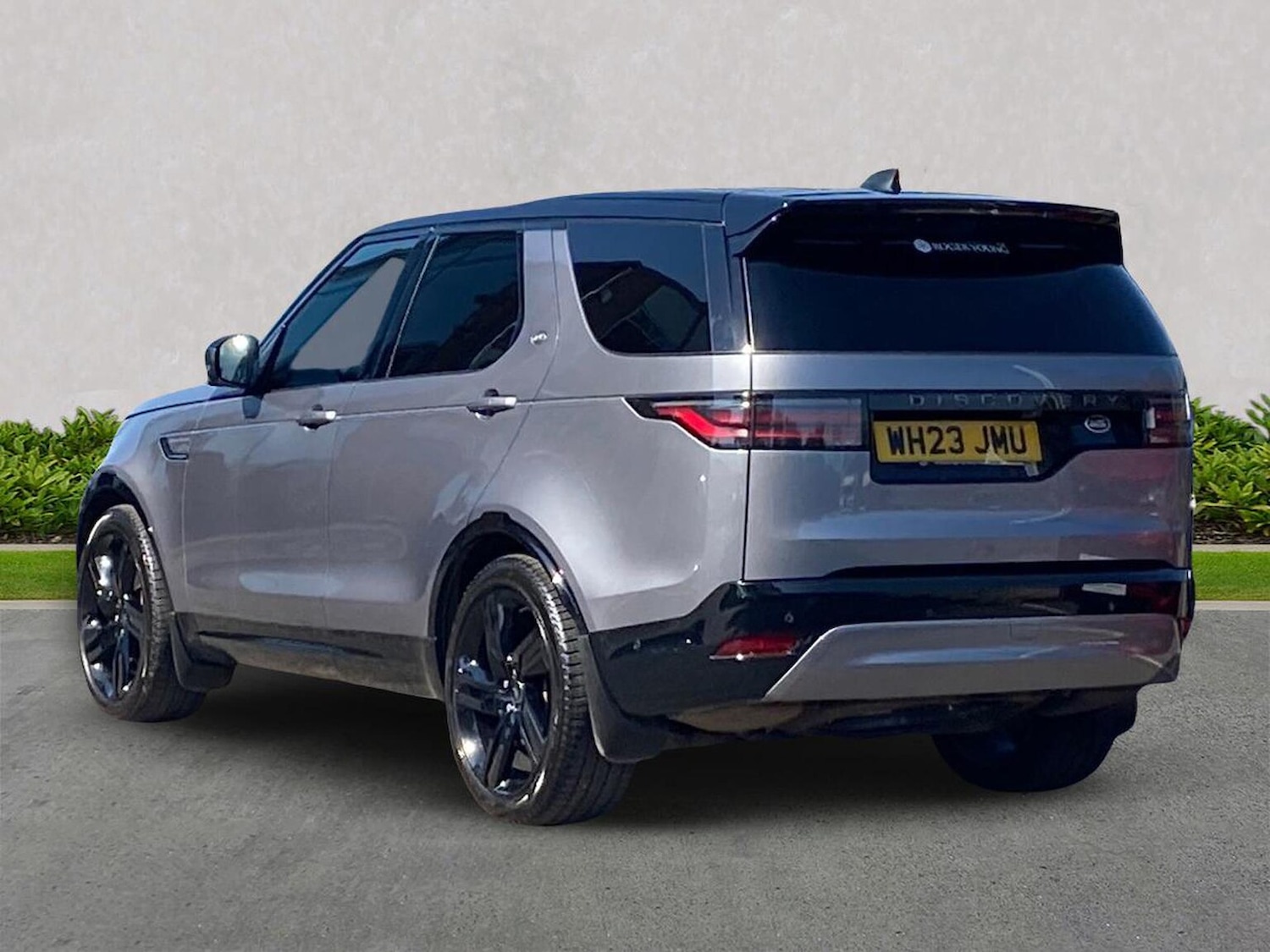 Used Land Rover Discovery 2023 for sale - 78210210: Photo 2