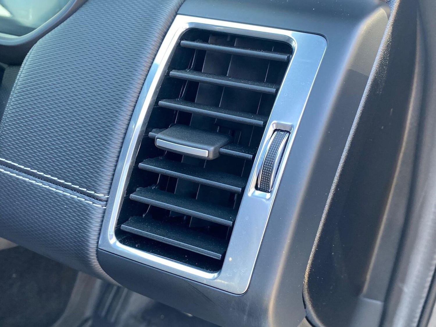 Used Land Rover Discovery 2023 for sale - 78210210: Photo 20