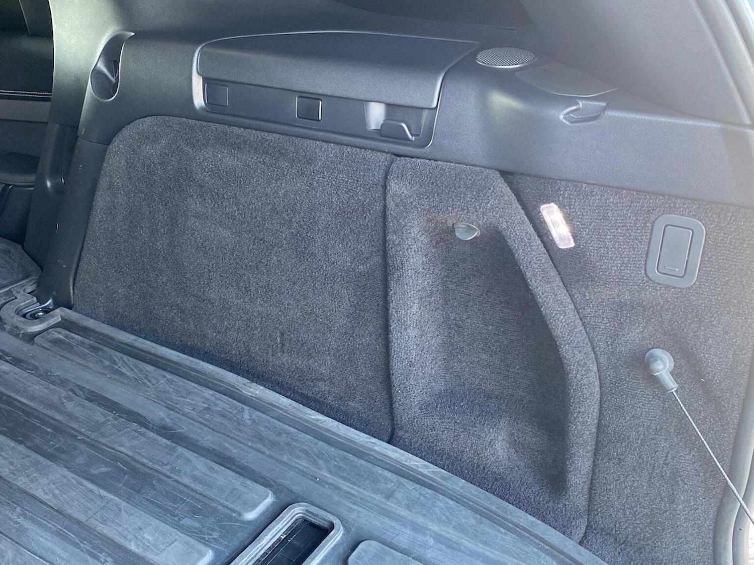 Used Land Rover Discovery 2023 for sale - 78210210: Photo 31