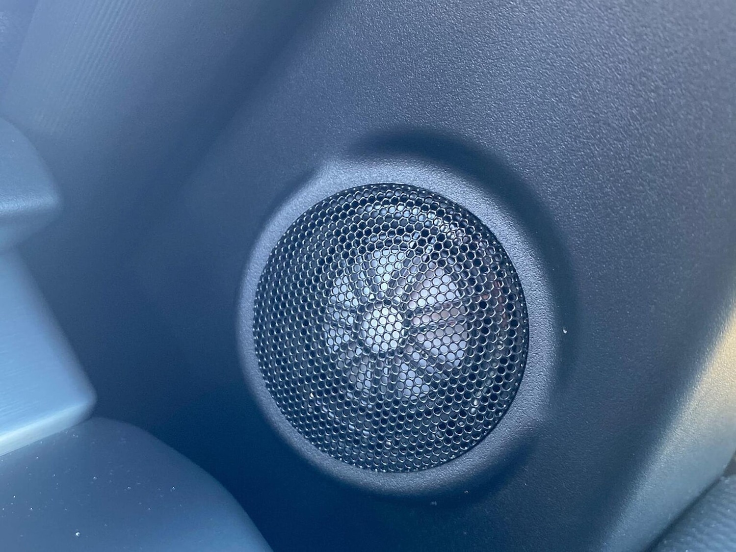 Used Land Rover Discovery 2023 for sale - 78210210: Photo 36