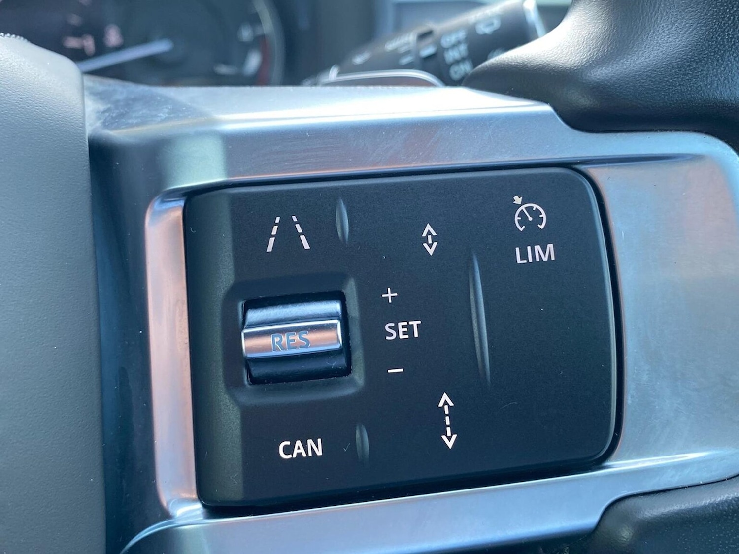 Used Land Rover Discovery 2023 for sale - 78210210: Photo 37