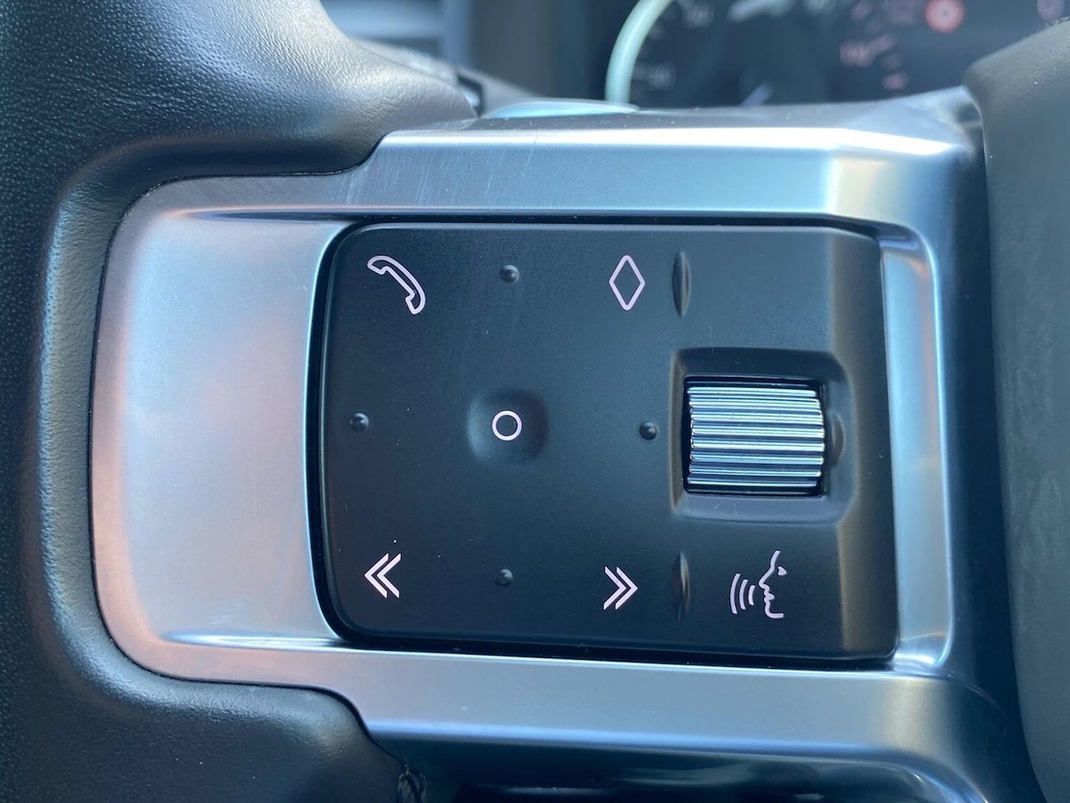 Used Land Rover Discovery 2023 for sale - 78210210: Photo 38