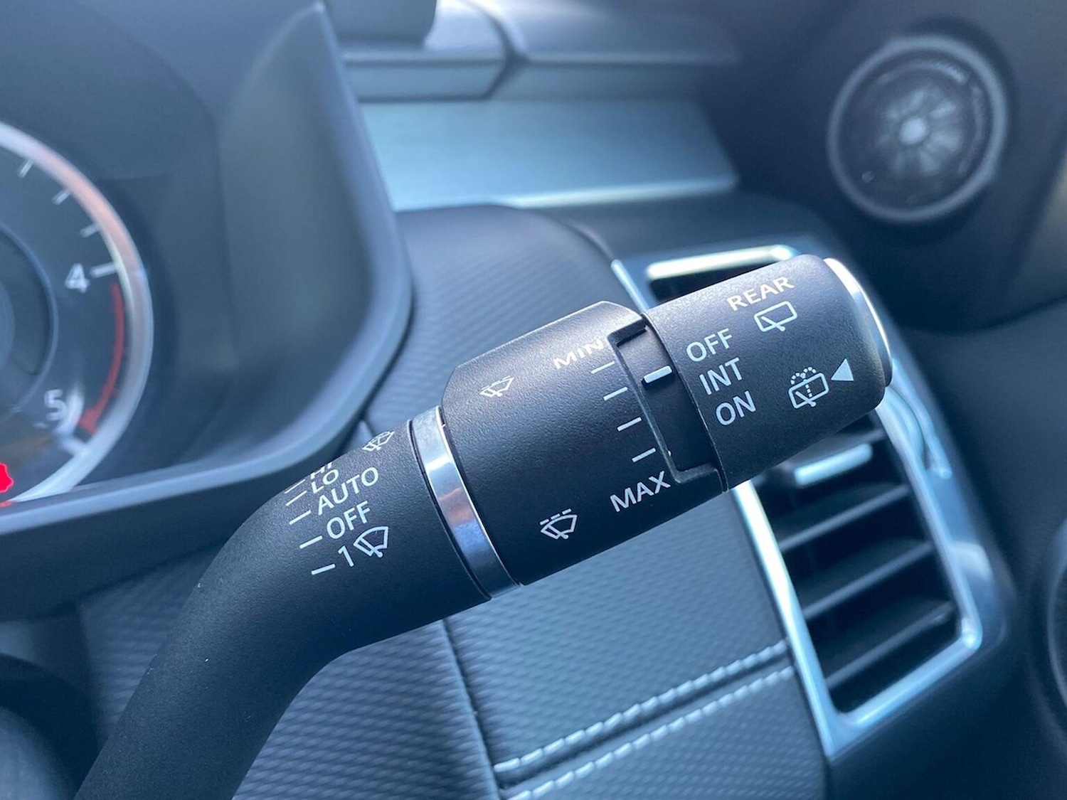 Used Land Rover Discovery 2023 for sale - 78210210: Photo 40