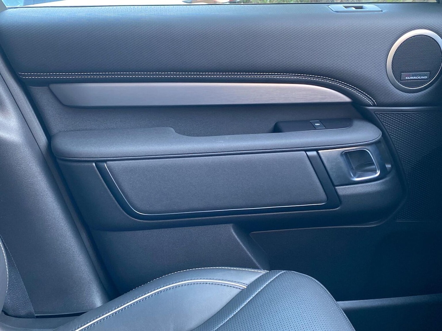 Used Land Rover Discovery 2023 for sale - 78210210: Photo 44