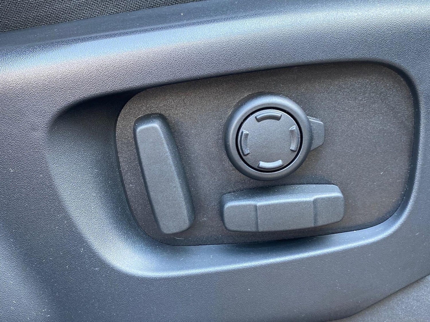 Used Land Rover Discovery 2023 for sale - 78210210: Photo 48