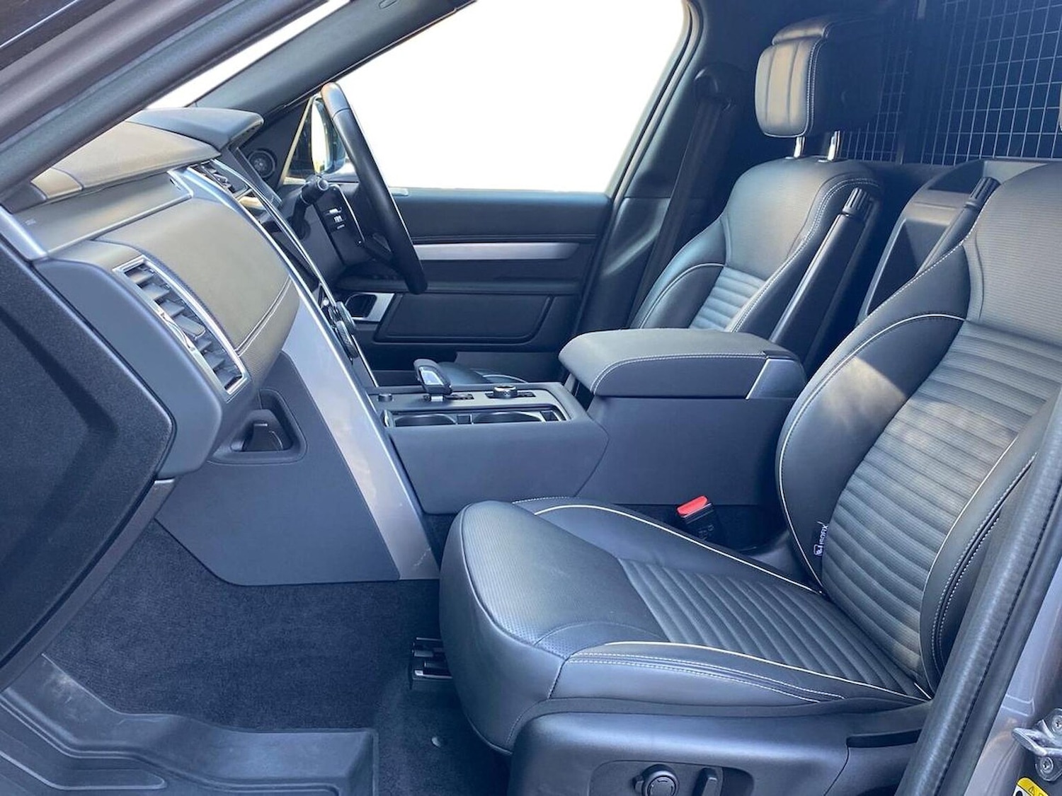 Used Land Rover Discovery 2023 for sale - 78210210: Photo 5