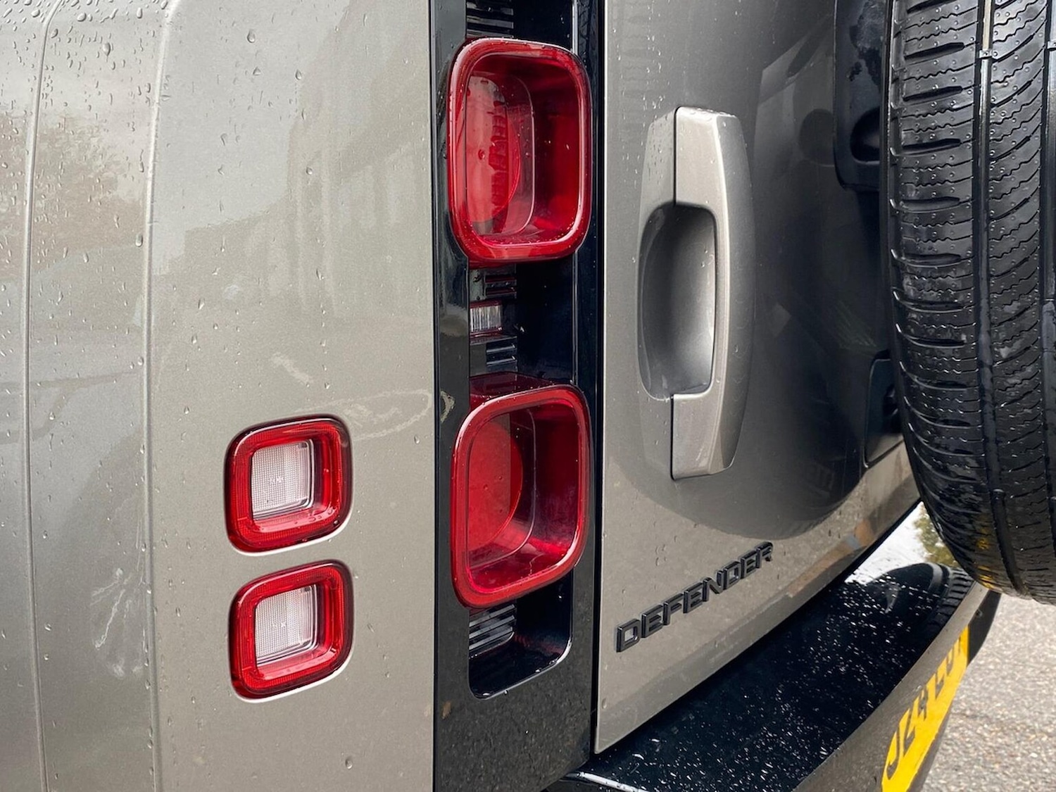 Used Land Rover Defender 2024 for sale - 76897082: Photo 19