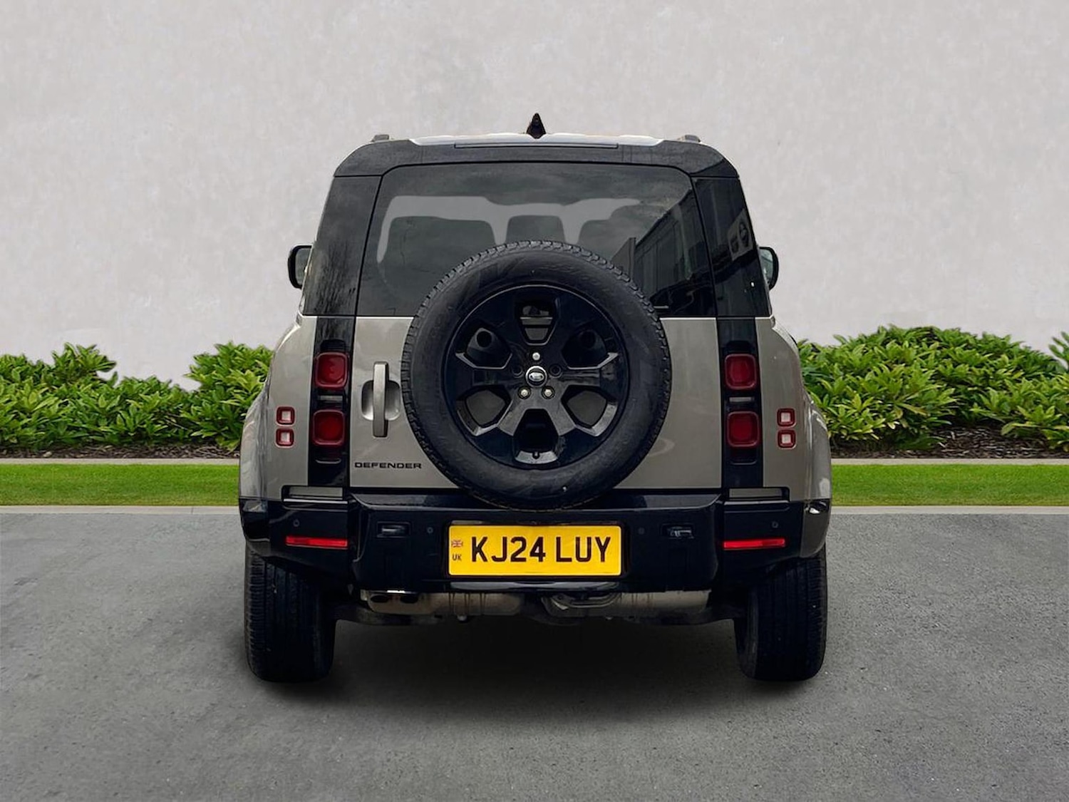 Used Land Rover Defender 2024 for sale - 76897082: Photo 6