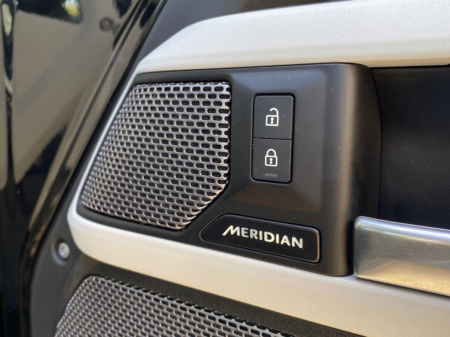 Used Land Rover Defender 2022 for sale - 76518612: Photo 24