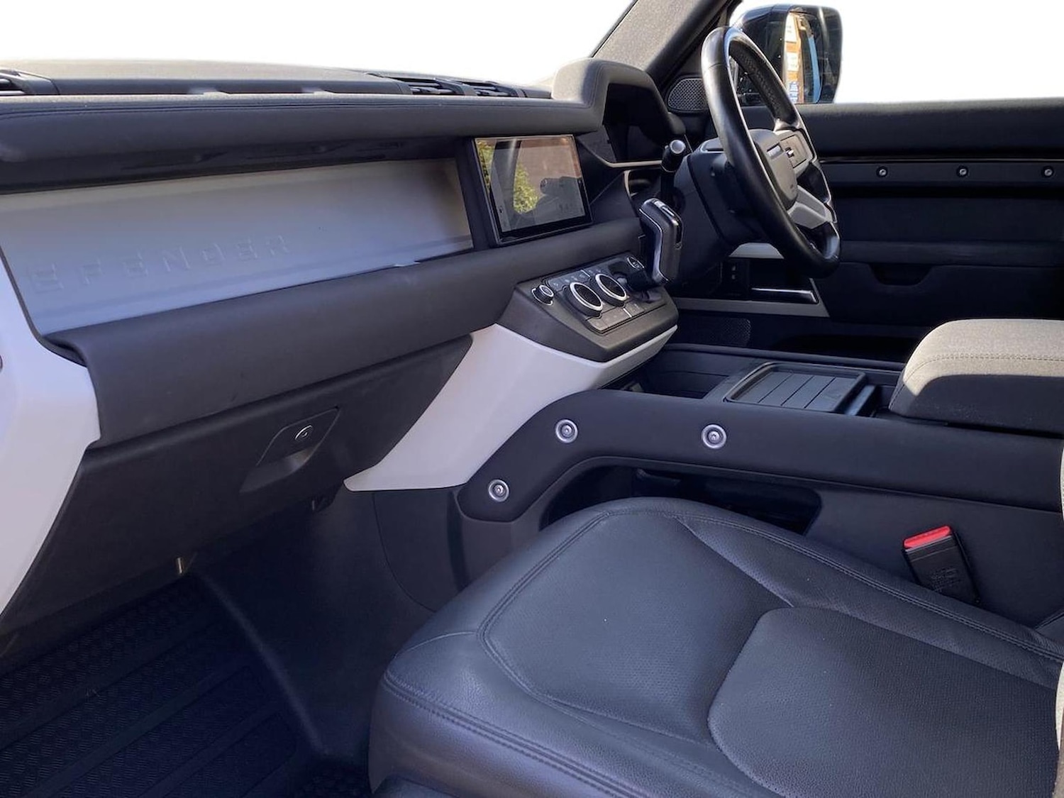 Used Land Rover Defender 2022 for sale - 76518612: Photo 3