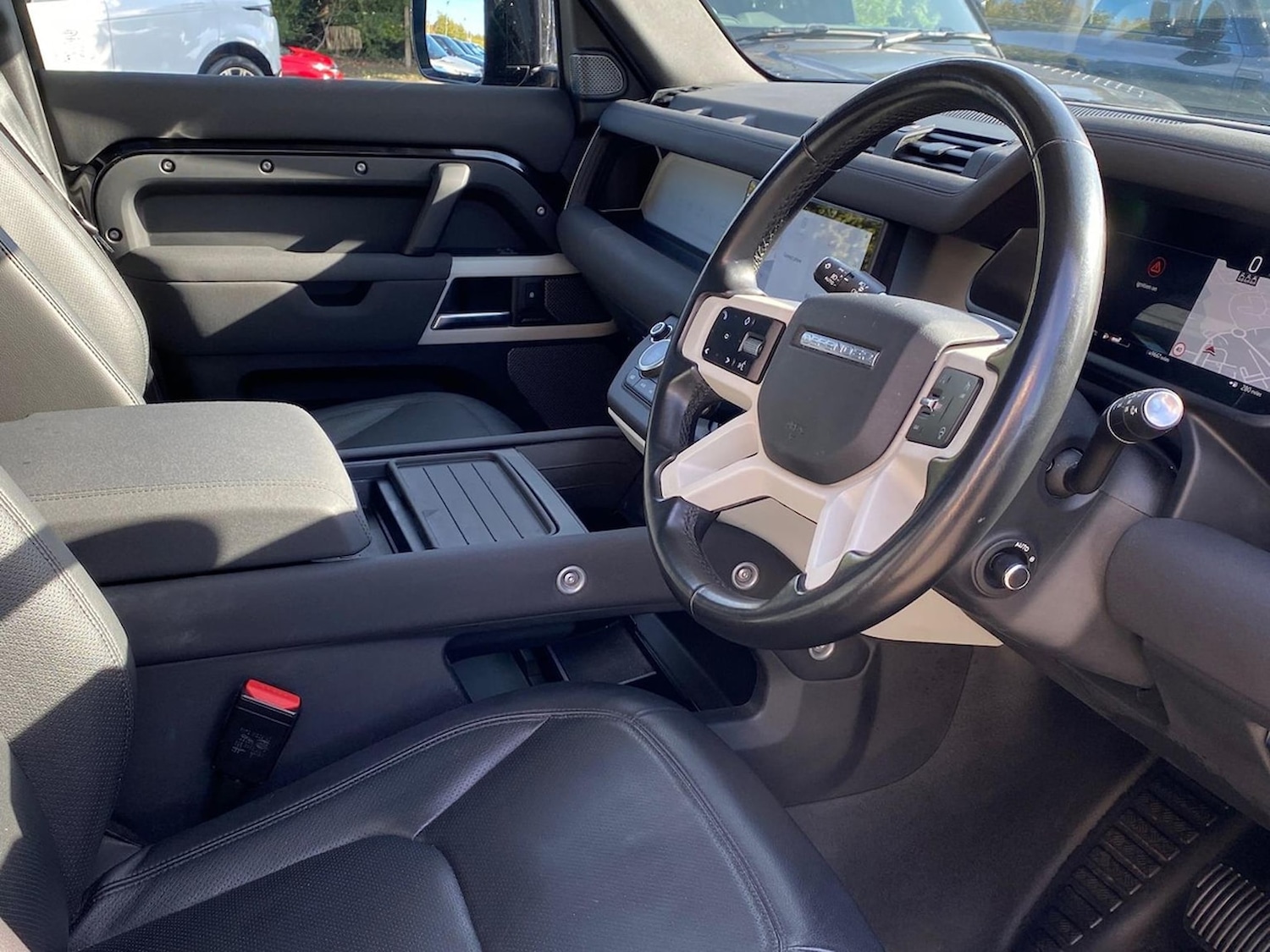 Used Land Rover Defender 2022 for sale - 76518612: Photo 30