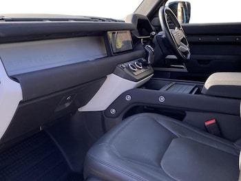 Used Land Rover Defender 2022 for sale - 76518612: Photo