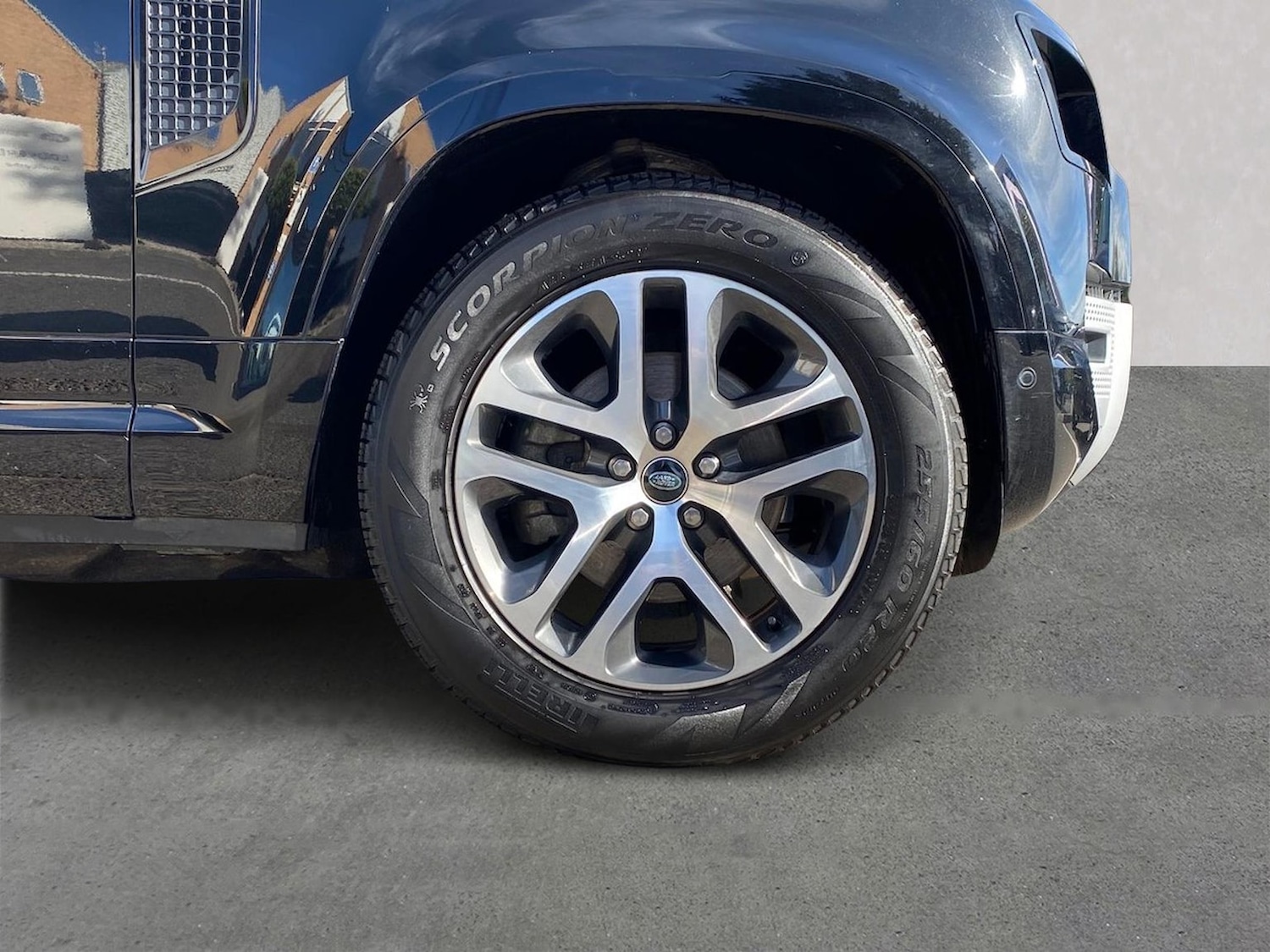 Used Land Rover Defender 2022 for sale - 76518612: Photo 8