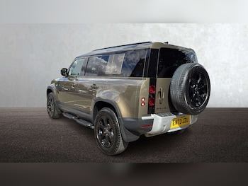 Used Land Rover Defender 2024 for sale - 79347007: Photo