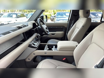 Used Land Rover Defender 2024 for sale - 79347007: Photo