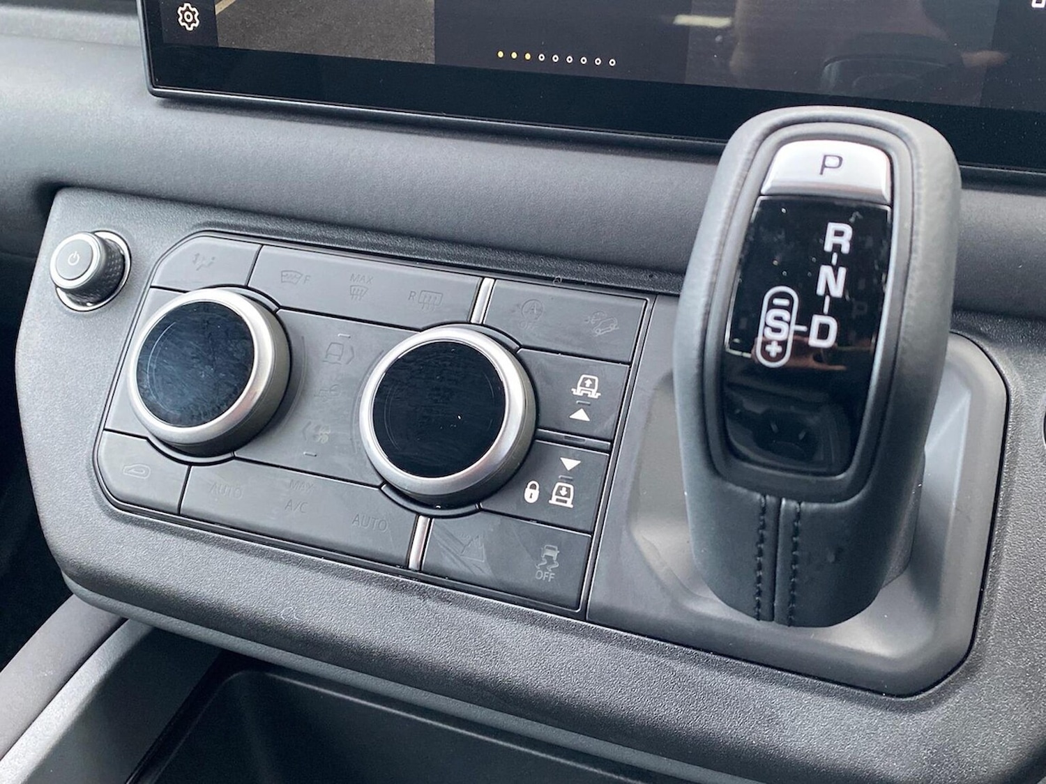 Used Land Rover Defender 2025 for sale - 78026190: Photo 13