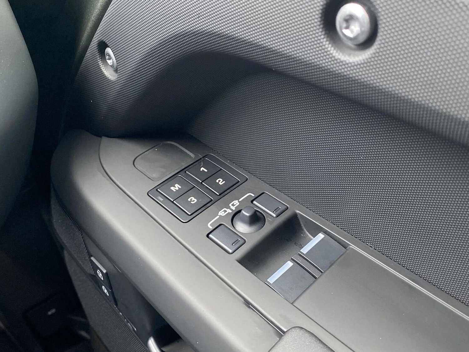 Used Land Rover Defender 2025 for sale - 78026190: Photo 23