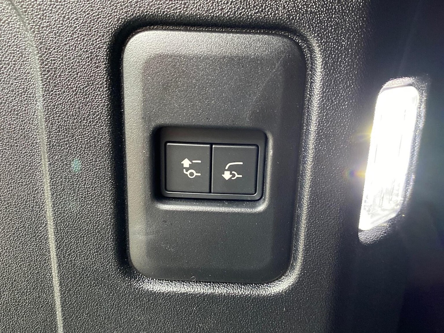 Used Land Rover Defender 2025 for sale - 78026190: Photo 25