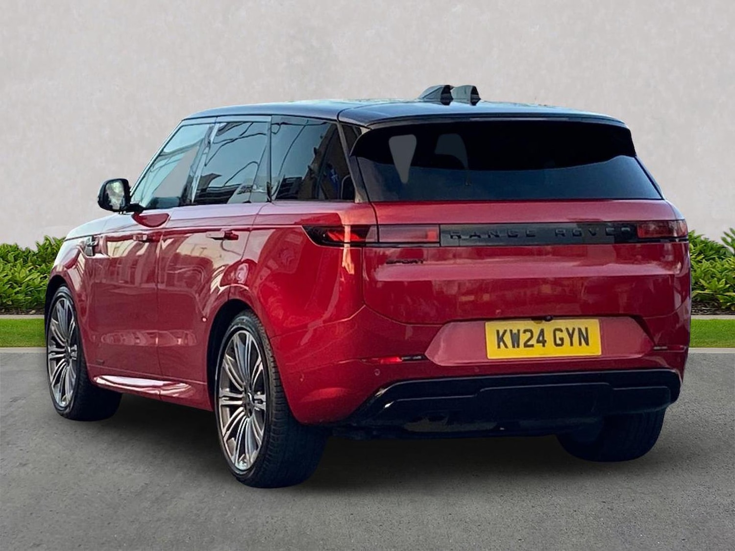 Used Land Rover Range Rover Sport 2024 for sale - 77487878: Photo 2