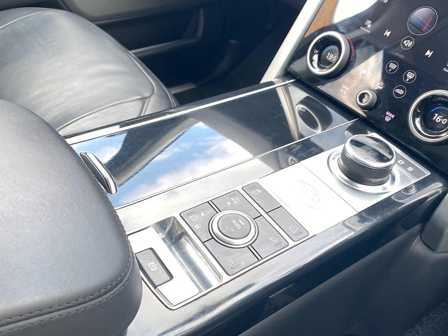 Used Land Rover Range Rover 2019 for sale - 78193644: Photo 15