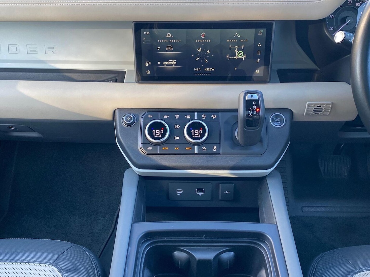 Used Land Rover Defender 2022 for sale - 76707522: Photo 14