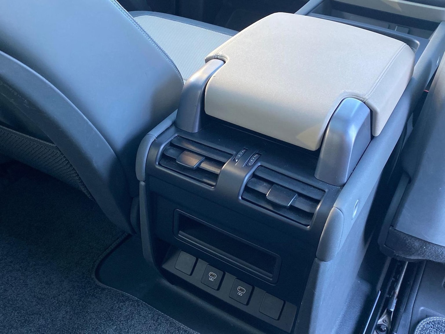 Used Land Rover Defender 2022 for sale - 76707522: Photo 18