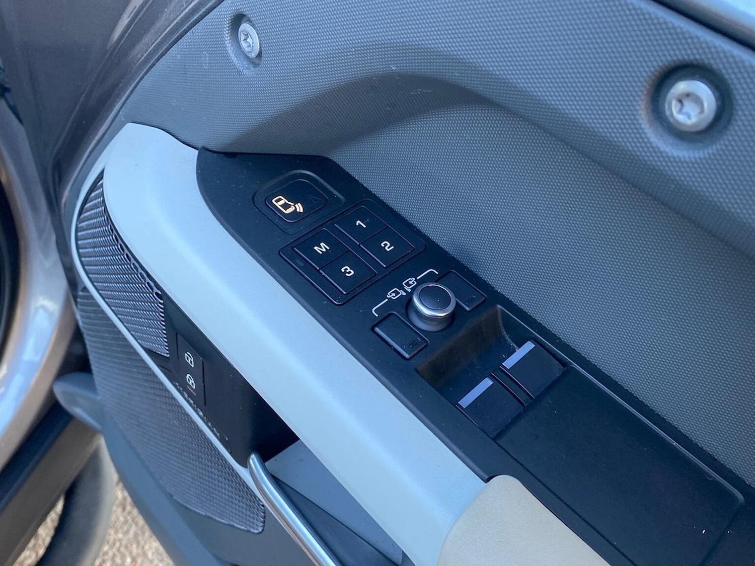 Used Land Rover Defender 2022 for sale - 76707522: Photo 25