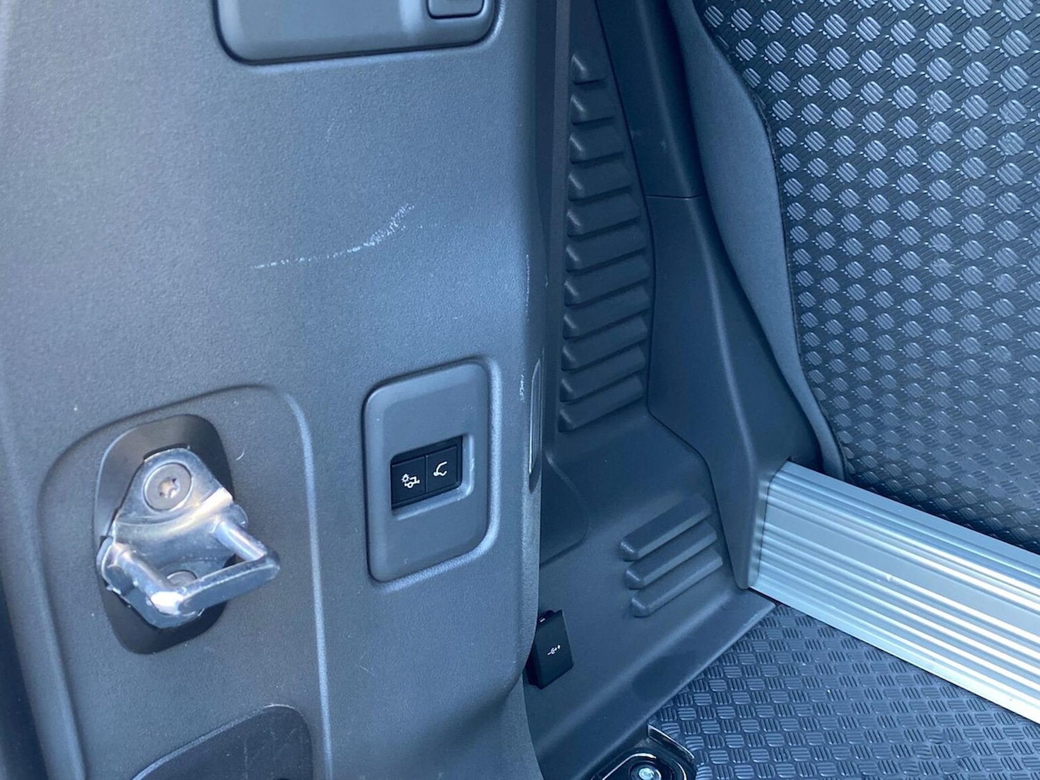 Used Land Rover Defender 2022 for sale - 76707522: Photo 30